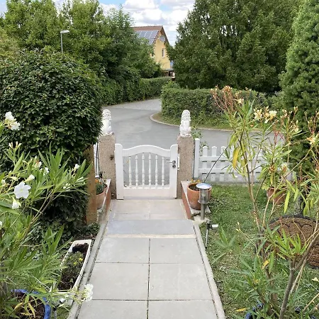 Zimmervermietung Volland ホームステイ *